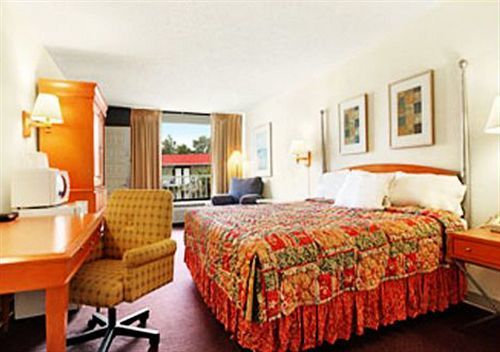 Express Inn & Suites Clearwater Pinellas Park Quarto foto